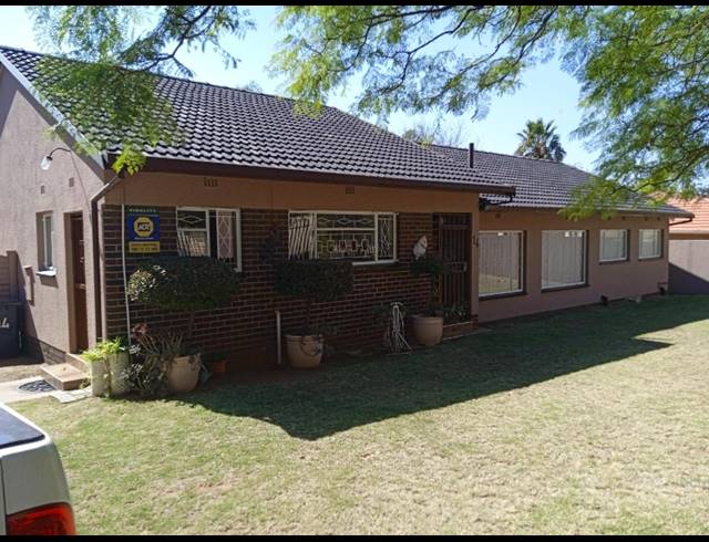 5 BEDROOM HOUSE FOR SALE IN TULISA PARK